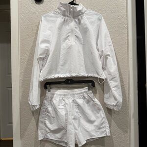 Alo Cropped 1/4 Zip Alumni Pullover set with shorts size small